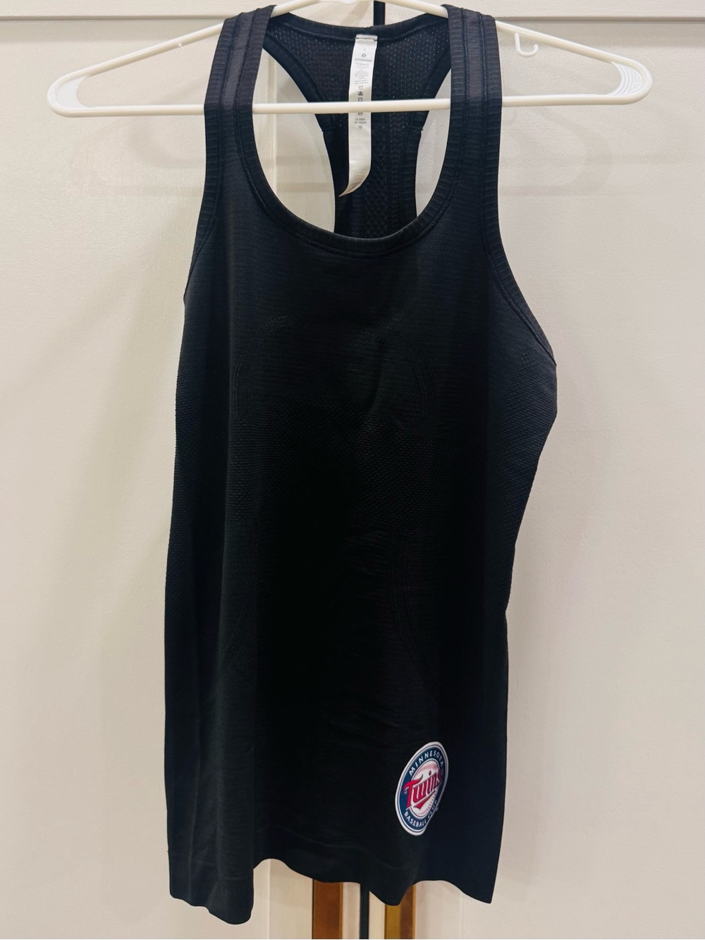 *LIMITED MLB ADDITION* LULULEMON Swiftly Tech Racerback Tank - BLACK - SIZE 4